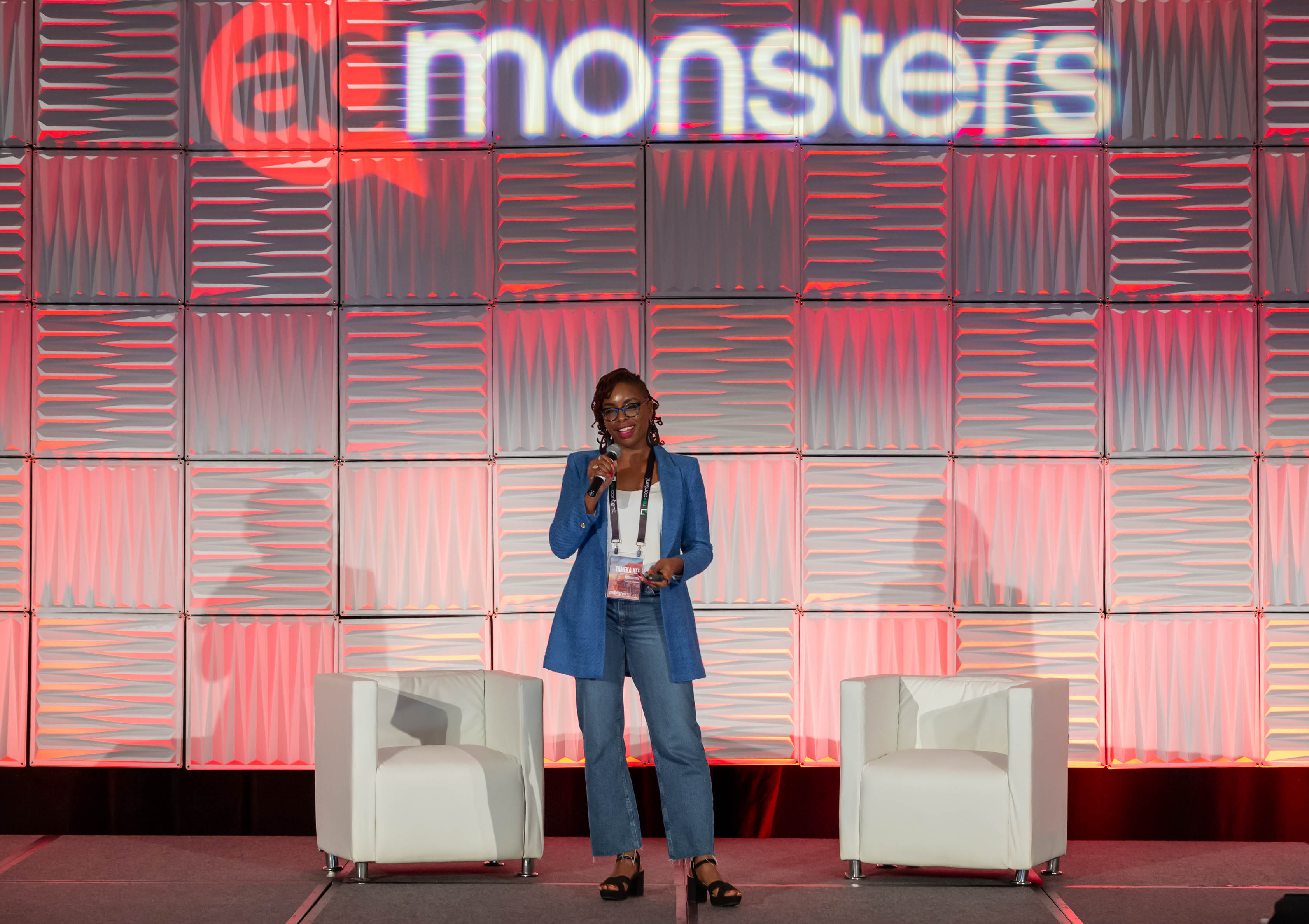 Tameka Kee onstage at Admonsters Pubforum